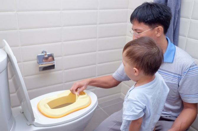 Begini Cara Mengajarkan Toilet Training Pada Anak!